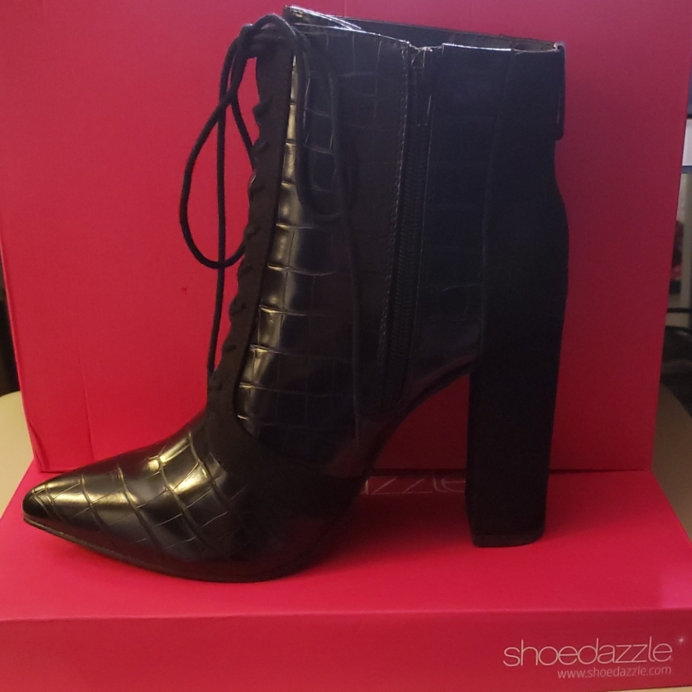 Bootie point toe size 8.5